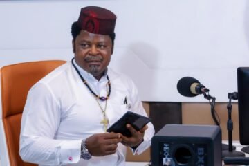 Amb. Dr Osita Offor “Ultimate Commander”, Receives the Masters Radio 105.9 FM, Award for Philanthropist/ Humanitarian Personality, 2025.