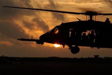 BREAKING: US Pararescue Jumpers Charge Into Iran to Rescue Downed American Pilot