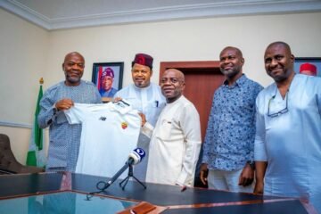 Dr. Osita Offor Leads UAAP Members in Felicitating Ferdinand Ekeoma on His Birthday