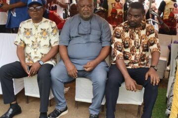 Karibe Ojigwe Takes Campaign To Bende Communities, Engages Ndi-Eze And August Meeting Groups